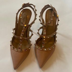 Valentino nude pumps
